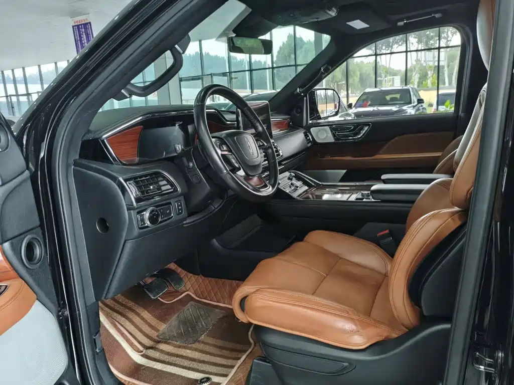 Lincoln Navigator — миниатюра 9