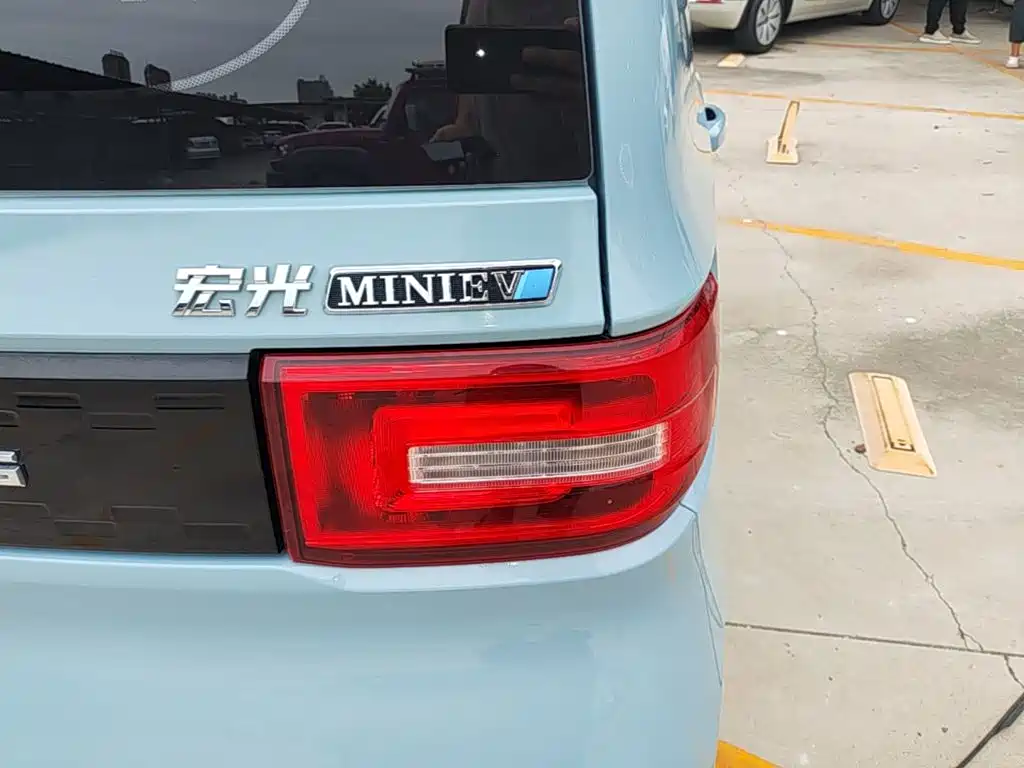 Wuling MINIEV — миниатюра 8
