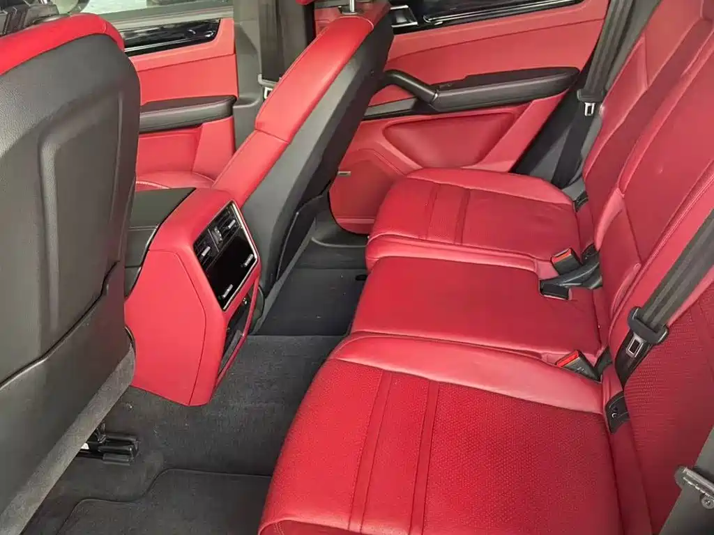 Porsche Cayenne — миниатюра 4