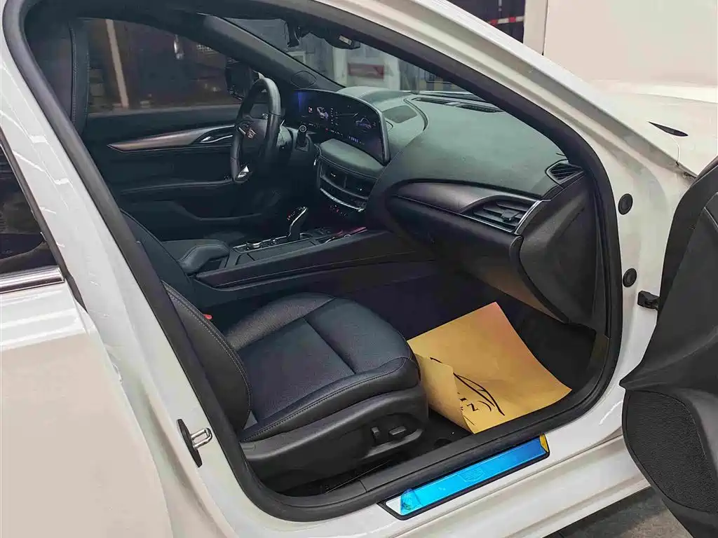 Cadillac CT5 — миниатюра 14