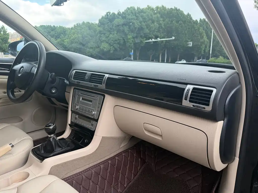 Volkswagen Passat Lingyu — миниатюра 12