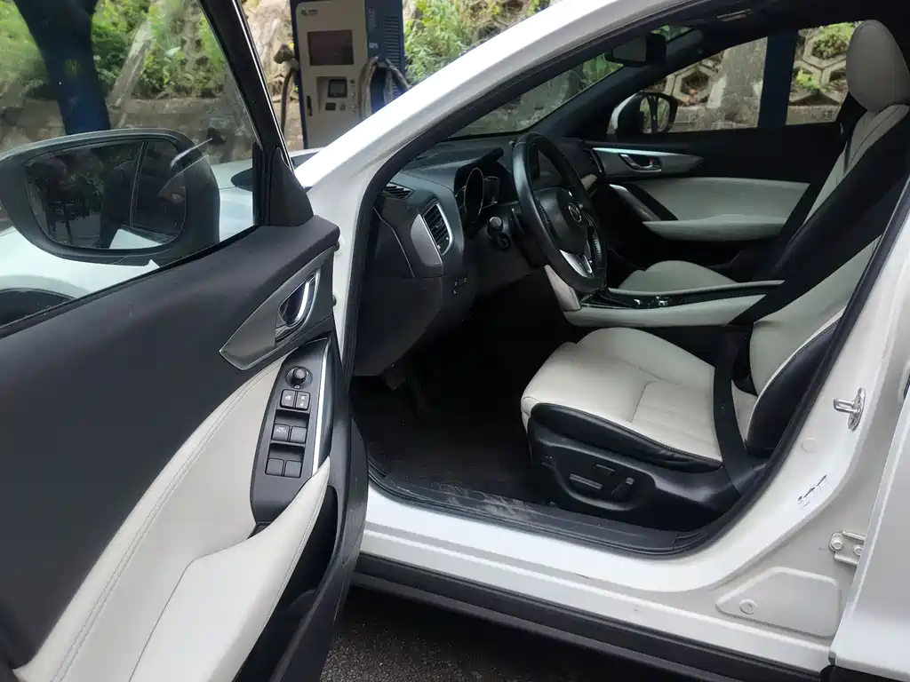 Mazda CX-4 2016 2.5L AT