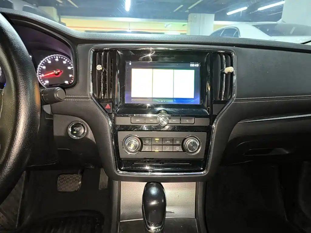 Roewe i6 Classic — миниатюра 13
