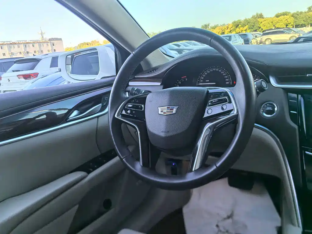 Cadillac XTS — миниатюра 6