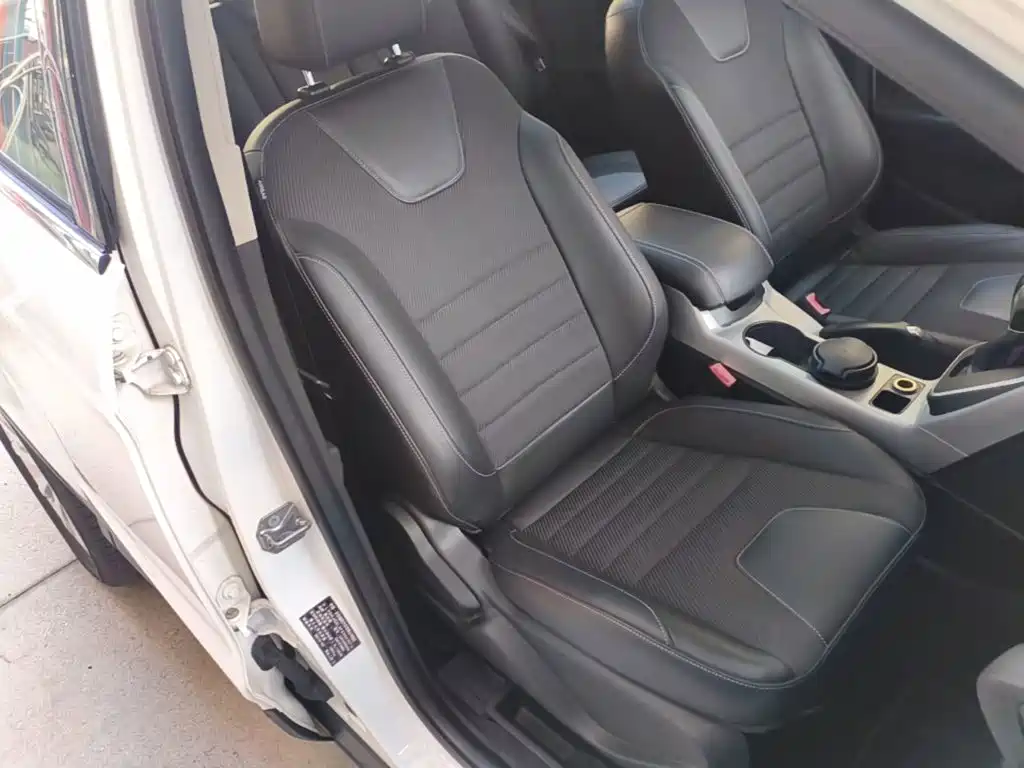 Ford Kuga — миниатюра 25