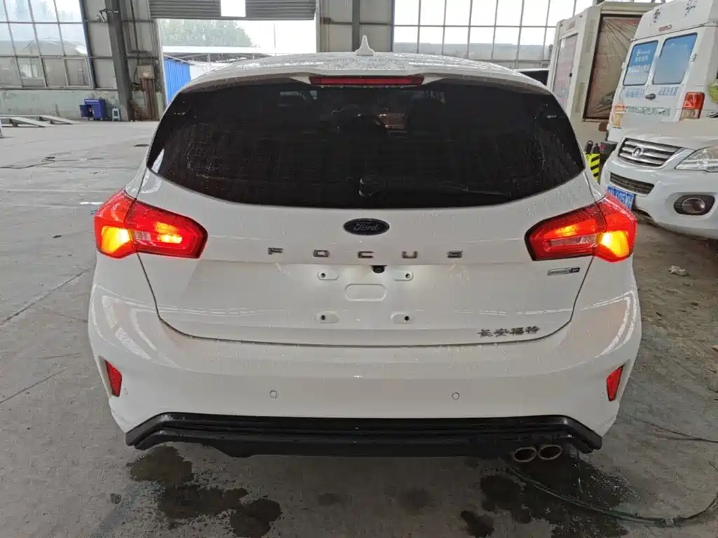 Ford Focus — миниатюра 6