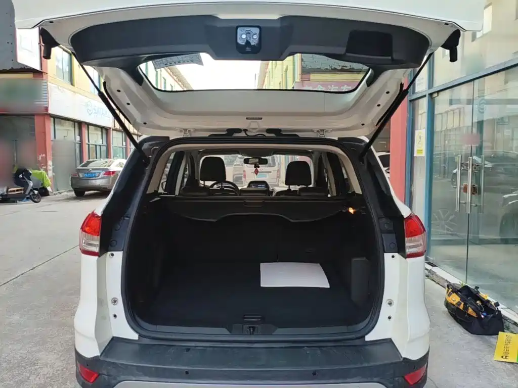 Ford Kuga — миниатюра 19