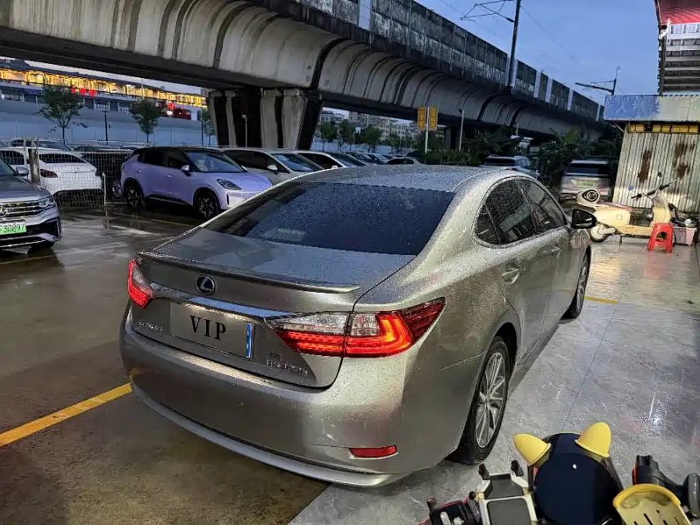 Lexus ES — миниатюра 8
