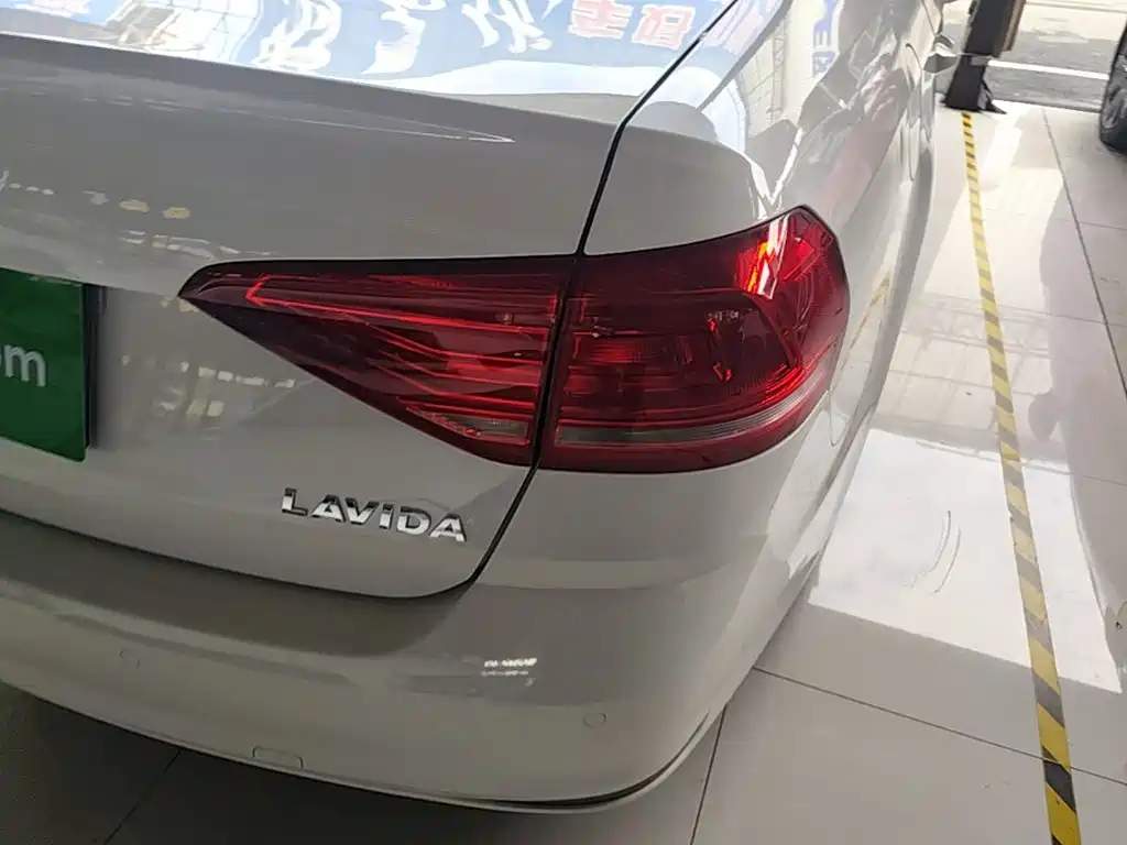 Volkswagen Lavida — миниатюра 8