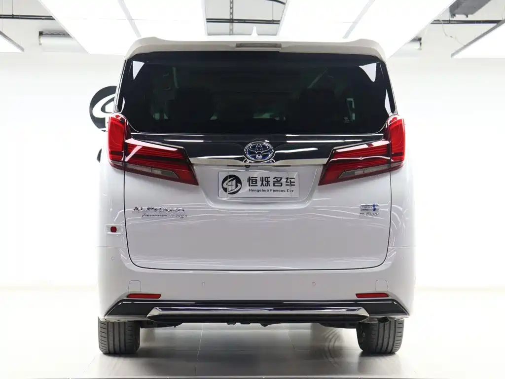 Toyota Alphard — миниатюра 27