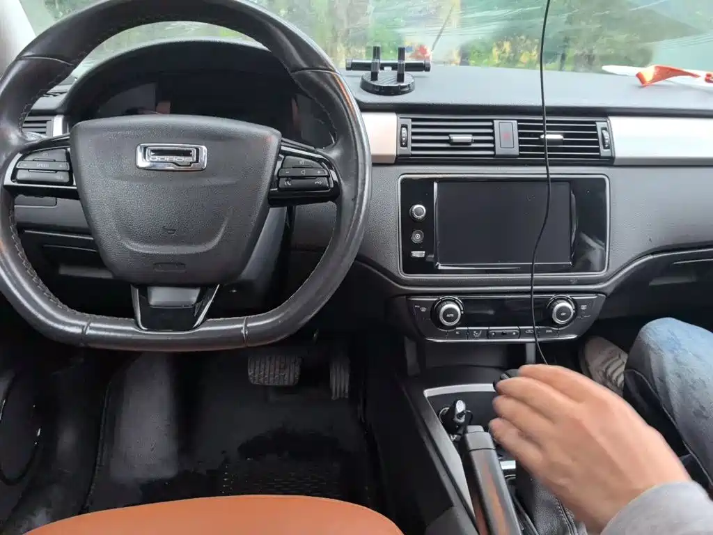 Qoros Qoros 3 — миниатюра 10