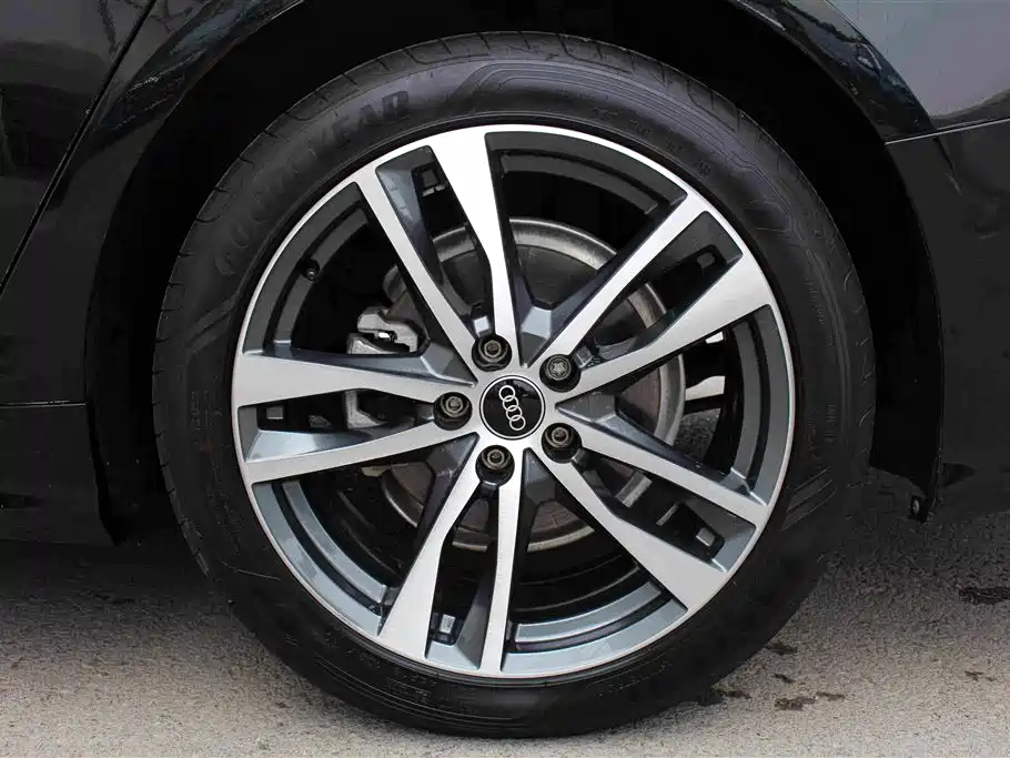 Audi A6L — миниатюра 6