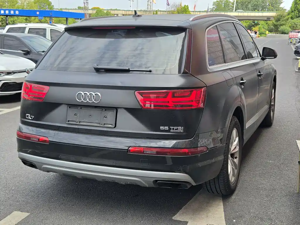 Audi Q7 — миниатюра 10