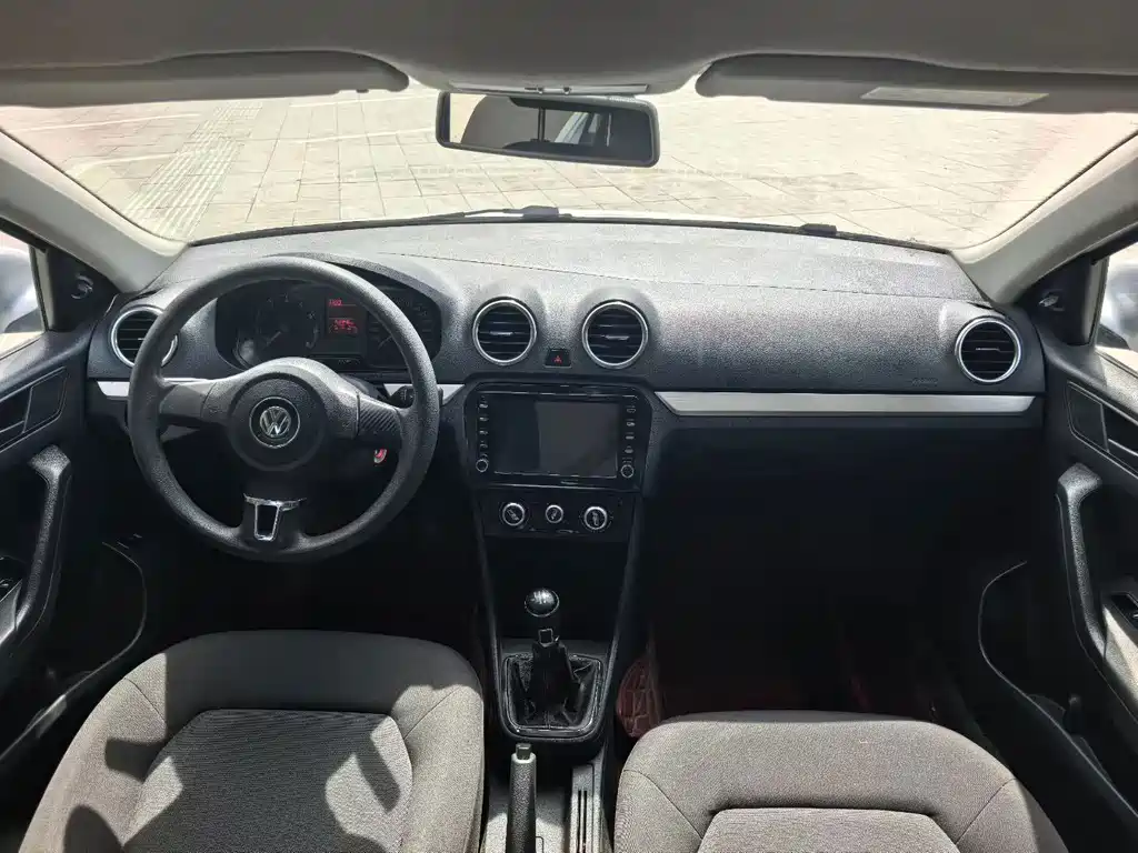 Volkswagen Jetta — миниатюра 6