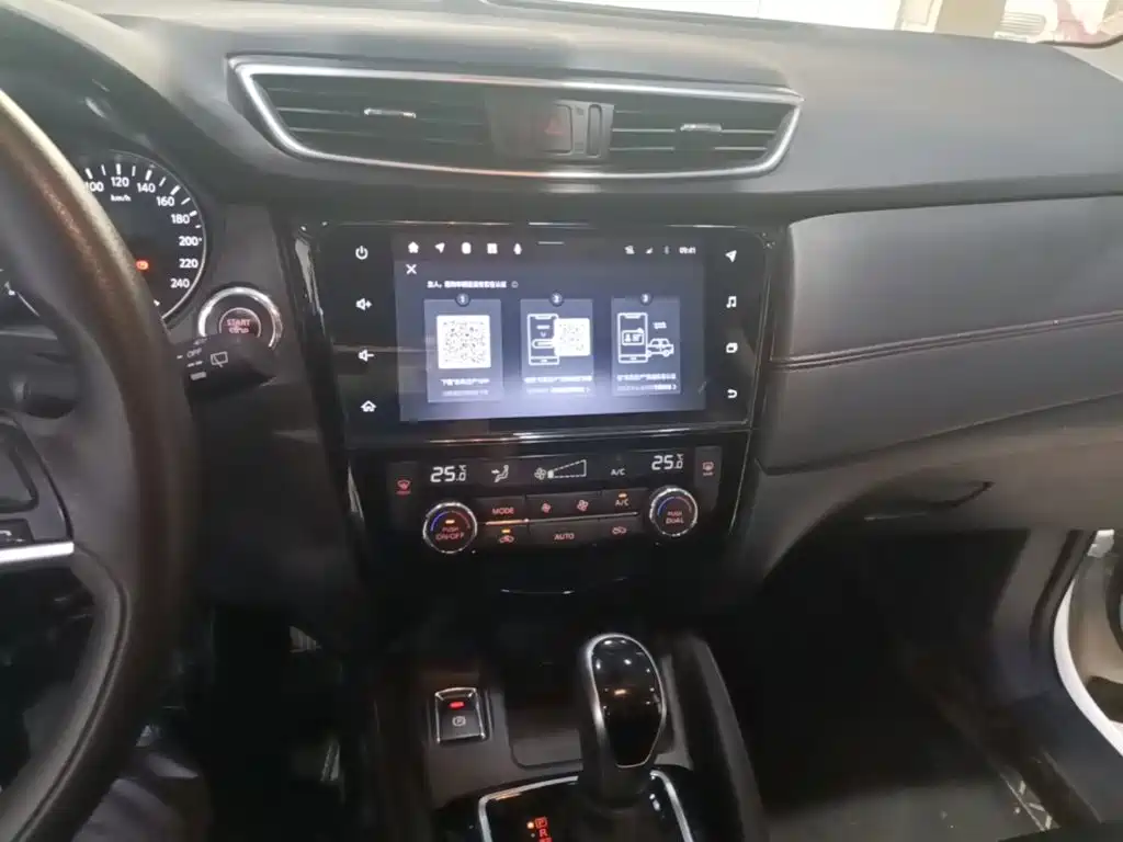 Nissan Qashqai — миниатюра 13