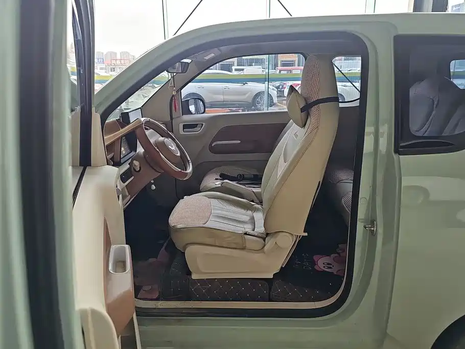 Wuling MINIEV — миниатюра 9