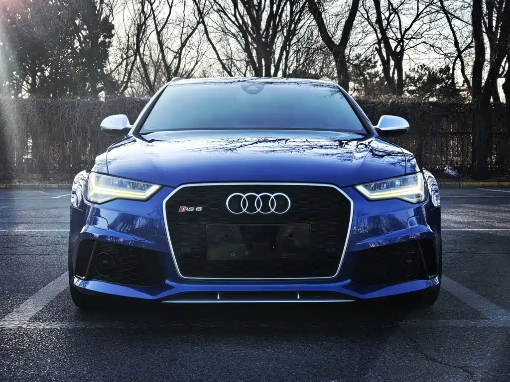 AUDI RS 6