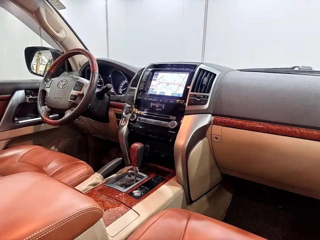 Toyota Land Cruiser — миниатюра 13