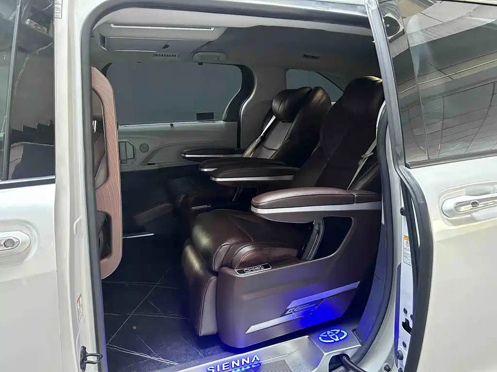 Toyota Sienna 2021 2.5L Luxury