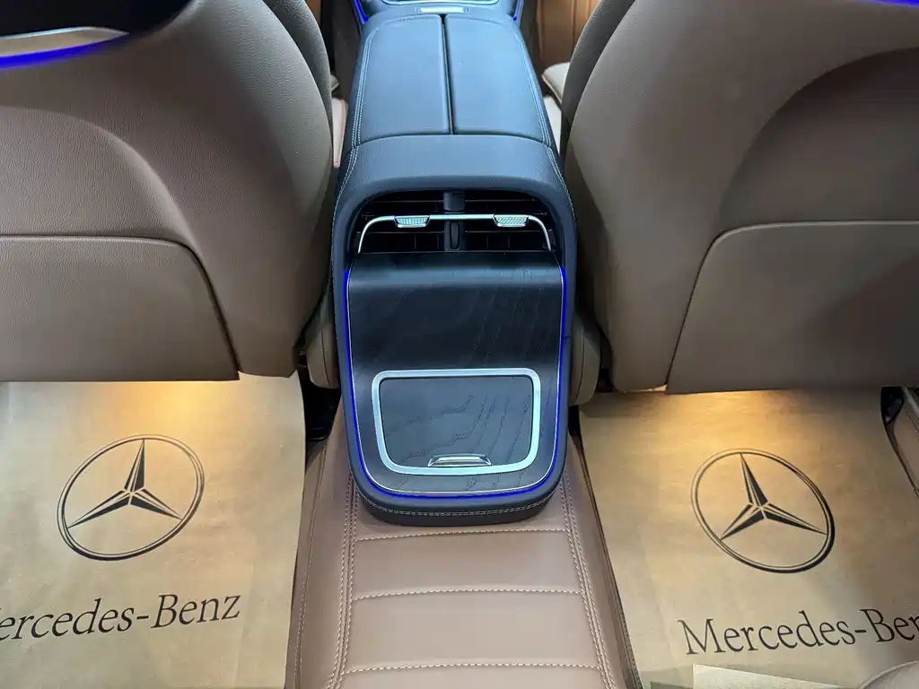 Mercedes-Benz E-Class — миниатюра 13