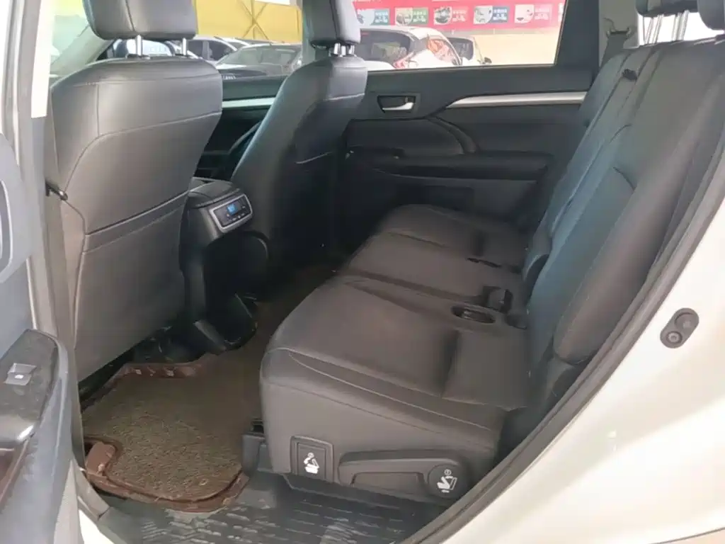Toyota Highlander — миниатюра 17