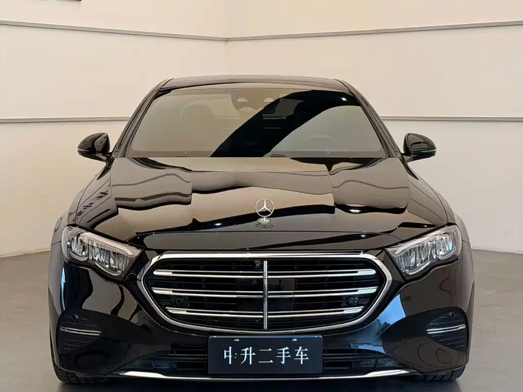 Mercedes-Benz E-Class — миниатюра 4