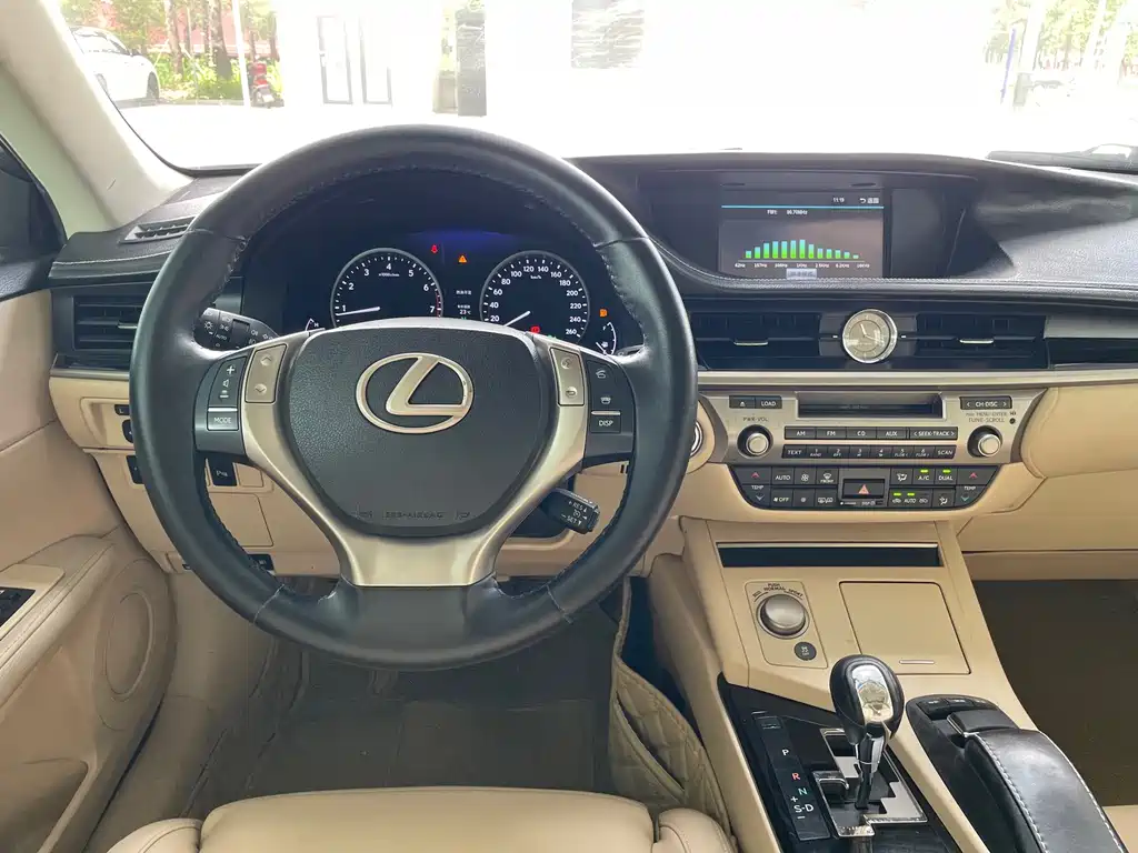 Lexus ES — миниатюра 13