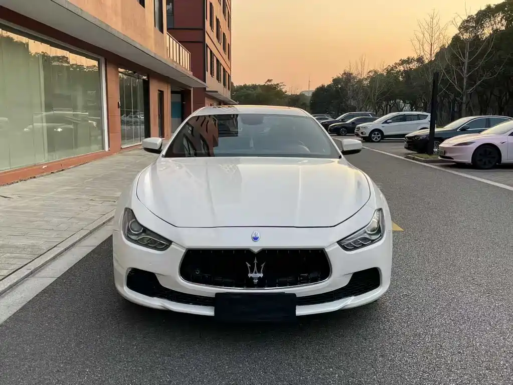 Купить Maserati Ghibli
