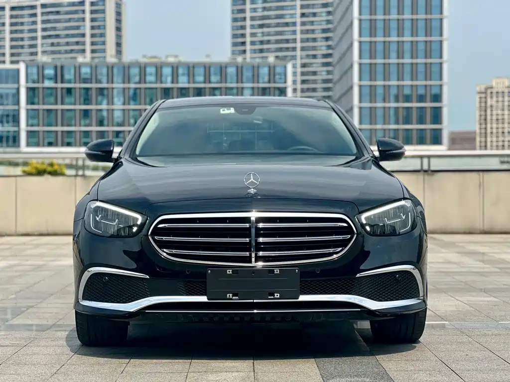 Mercedes-Benz E-Class — миниатюра 3