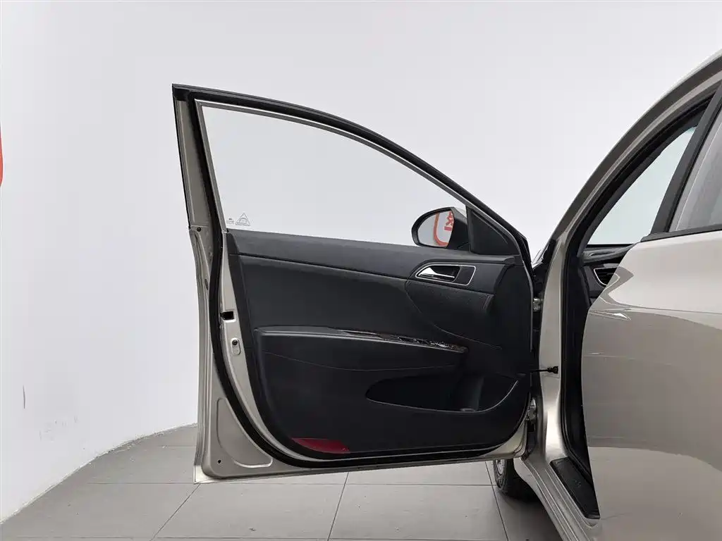 Hyundai Mistra 2014 1.8L AT Luxury DLX
