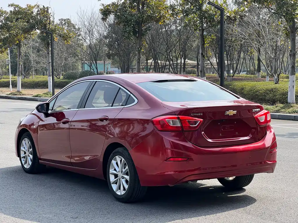 CHEVROLET CRUZE