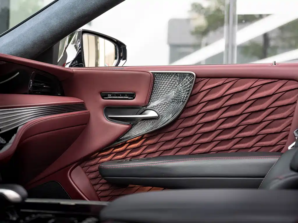 Lexus LS — миниатюра 20