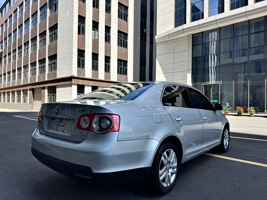 Volkswagen Sagitar 2009 2.0L AT