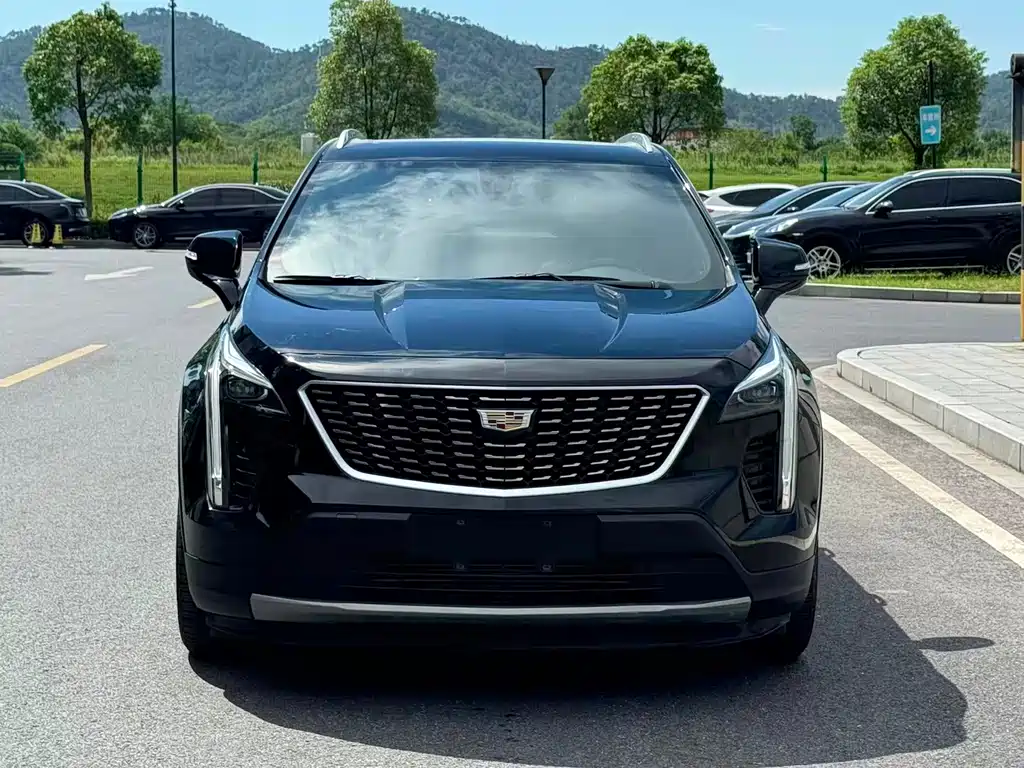 CADILLAC  XT4