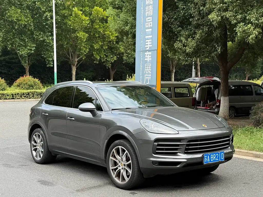 Porsche Cayenne — миниатюра 3