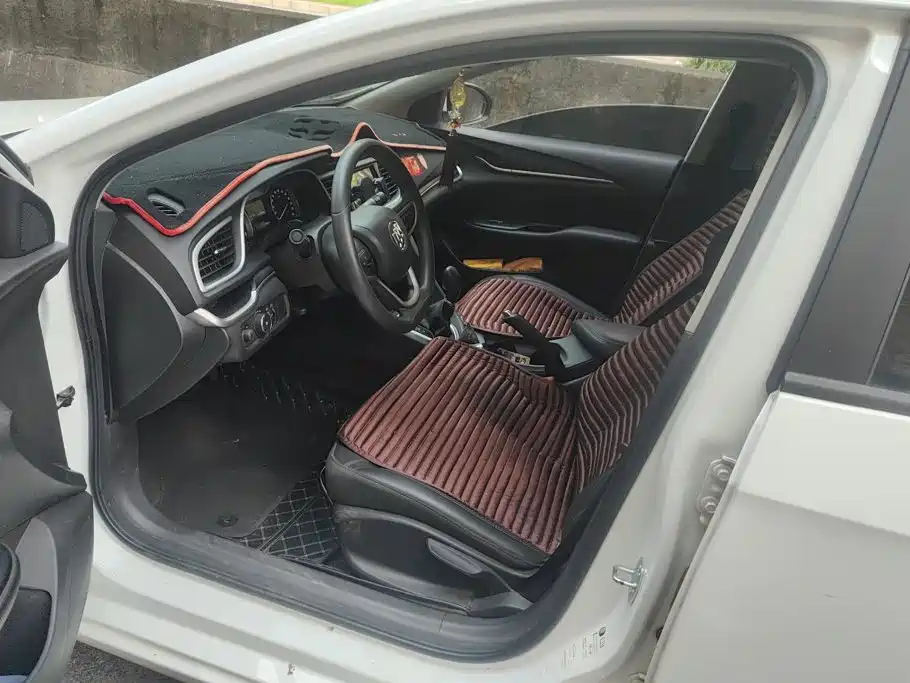 Buick Excelle — миниатюра 9
