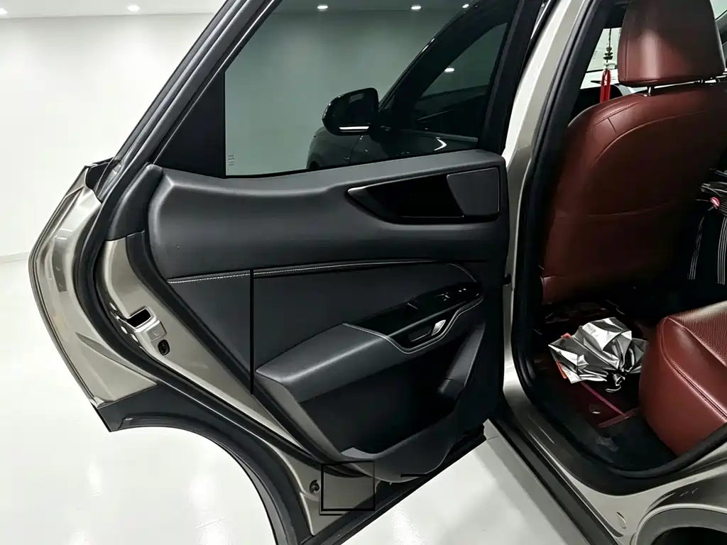 Lexus NX — миниатюра 3