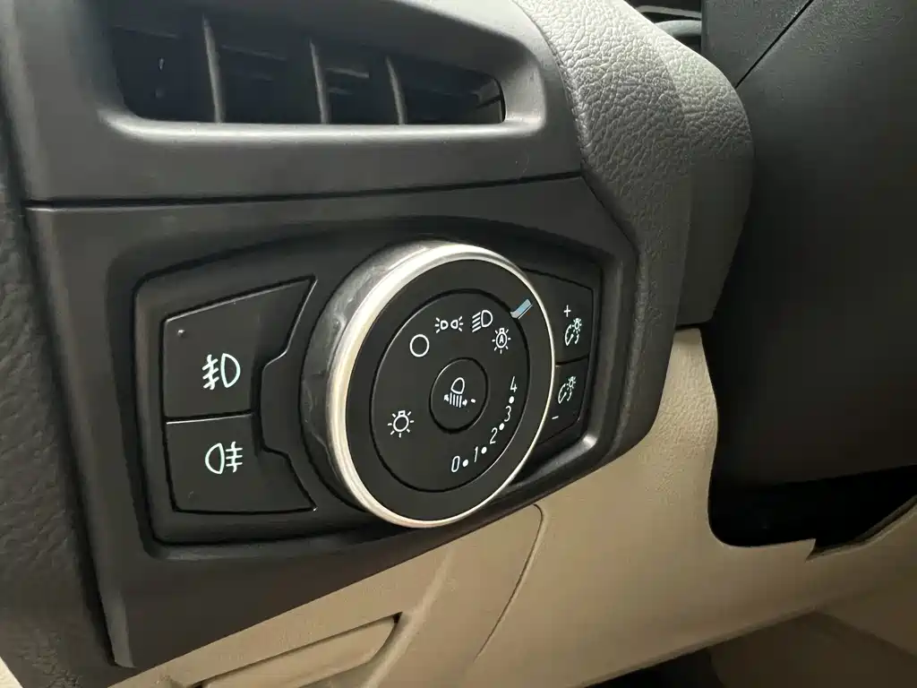 Ford Focus — миниатюра 14