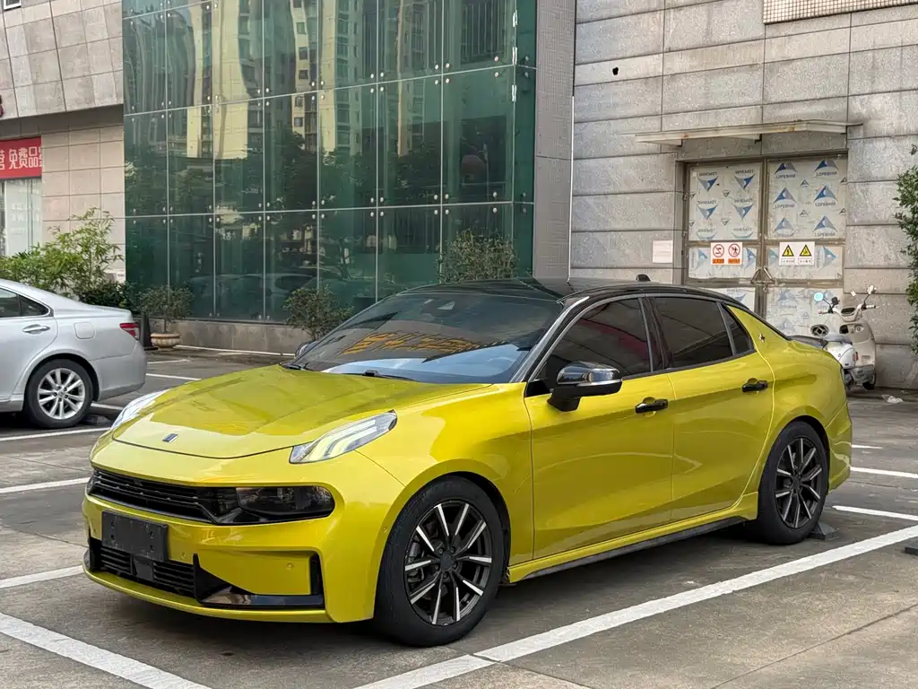Купить Lynk & Co 03