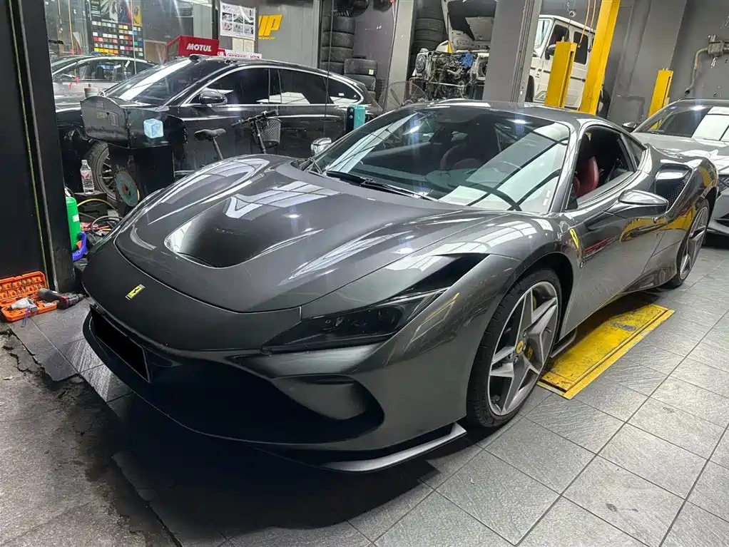 Ferrari F8 2021