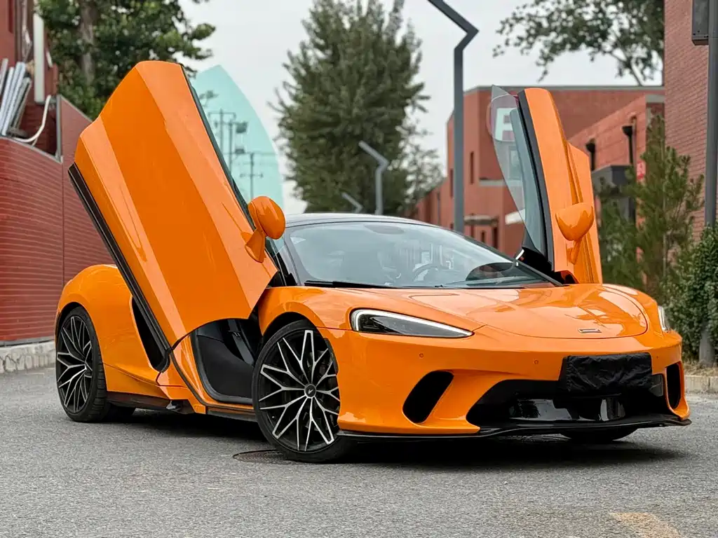 MCLAREN GT
