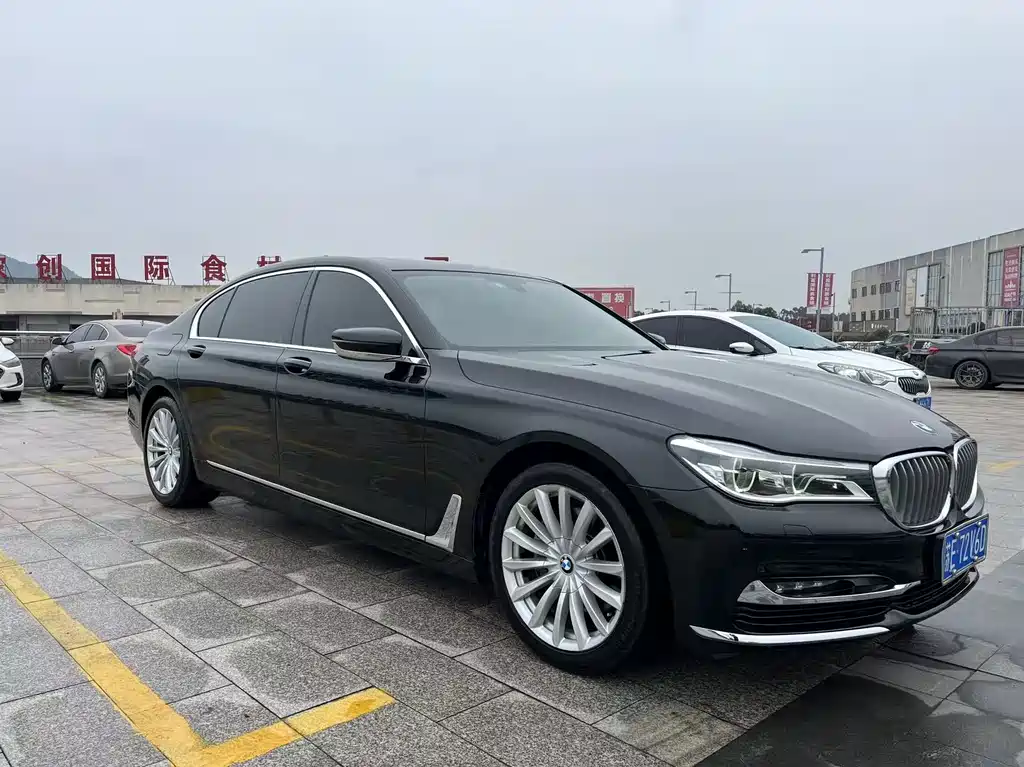 BMW 7 SERIES