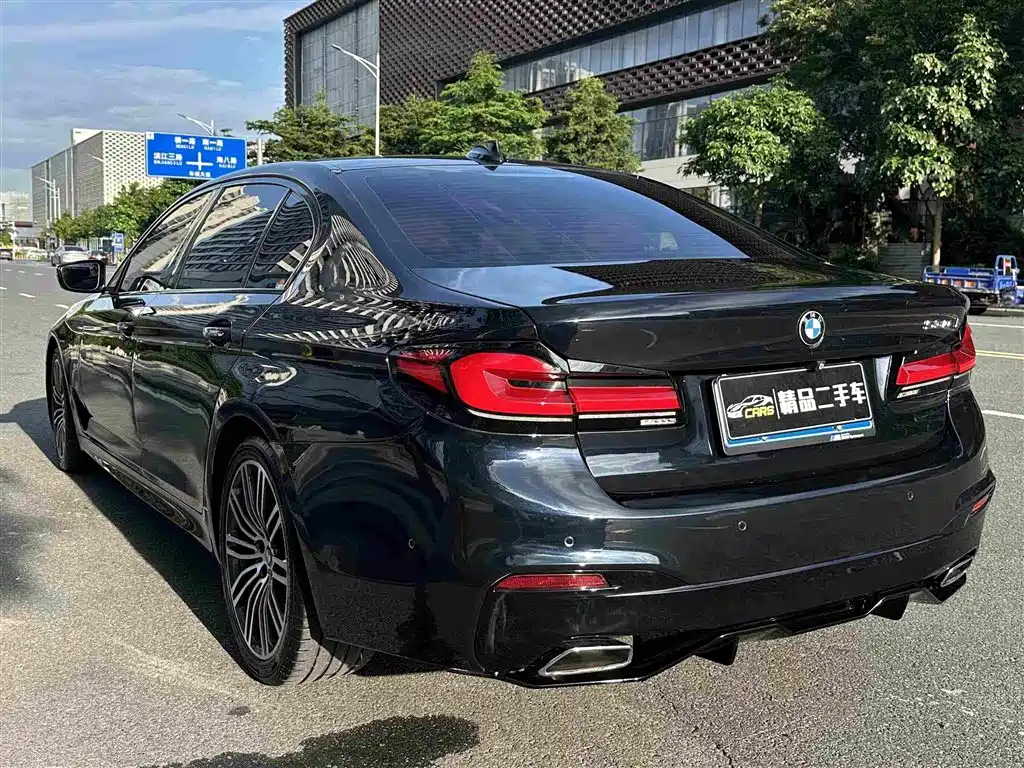 BMW 5 Series — миниатюра 9
