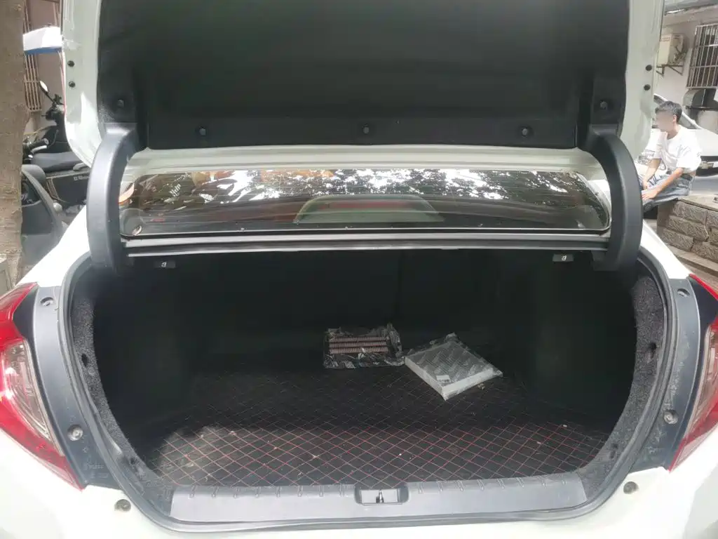 Honda Civic — миниатюра 10