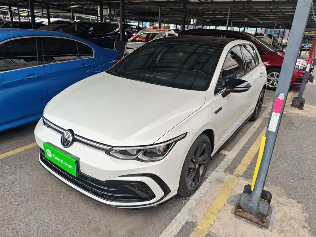 Volkswagen Golf 2024