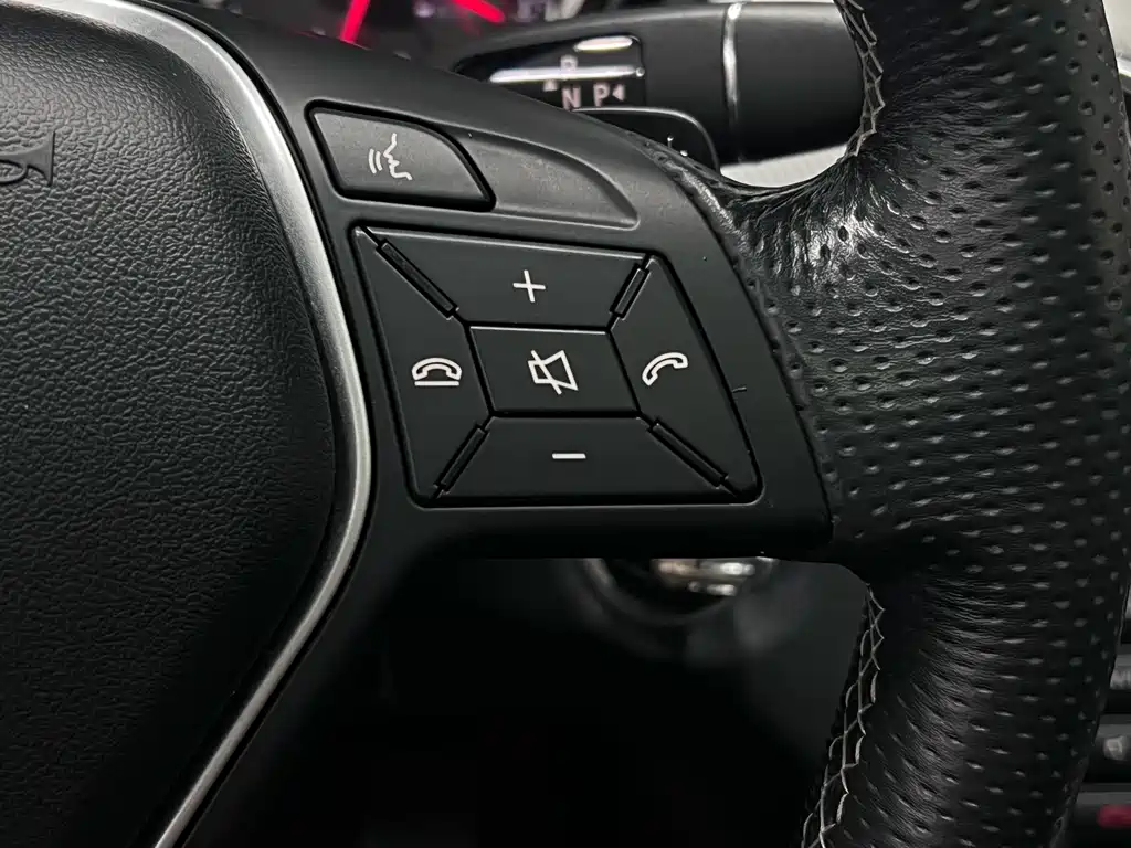 Mercedes-Benz GLA — миниатюра 36