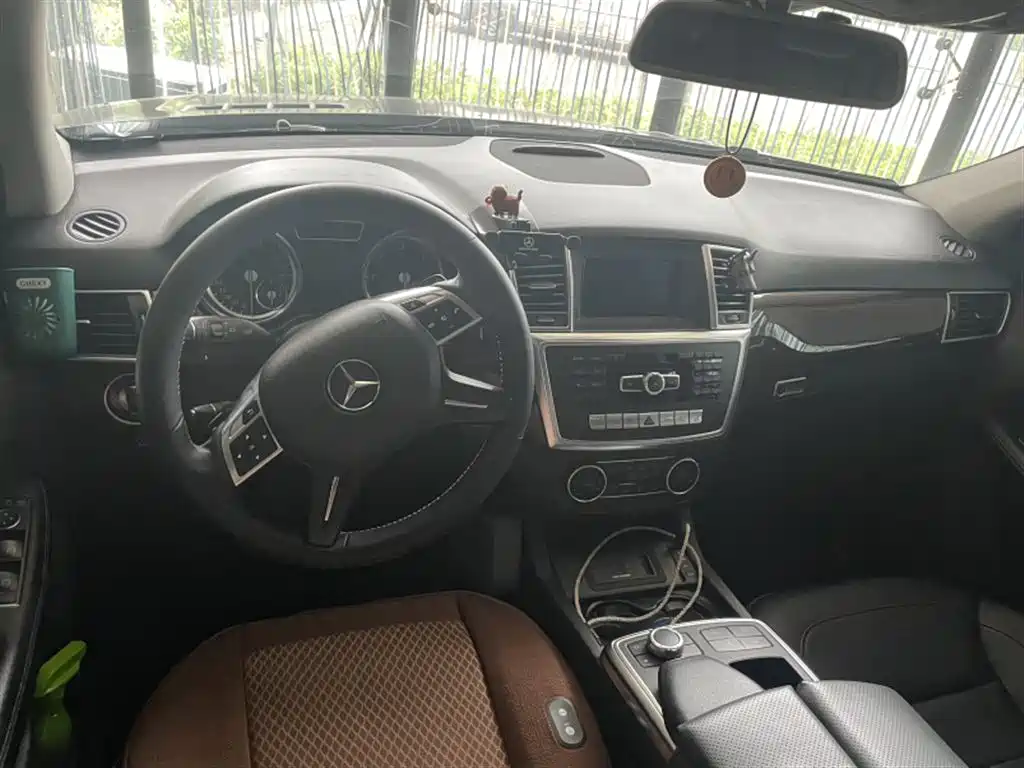 Mercedes-Benz M-Class — миниатюра 7