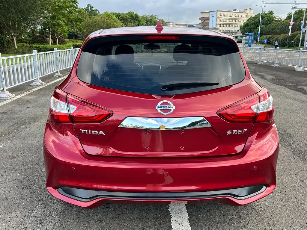 Nissan Tiida — миниатюра 14