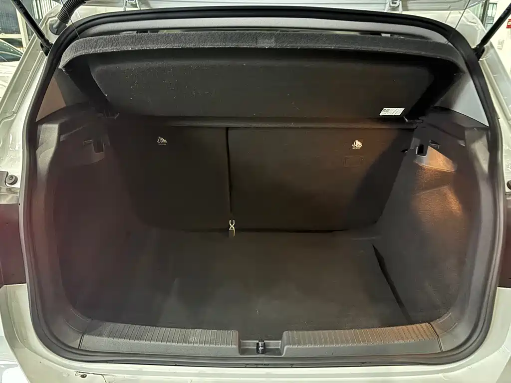 VOLKSWAGEN EXPLORING THE SHADOW