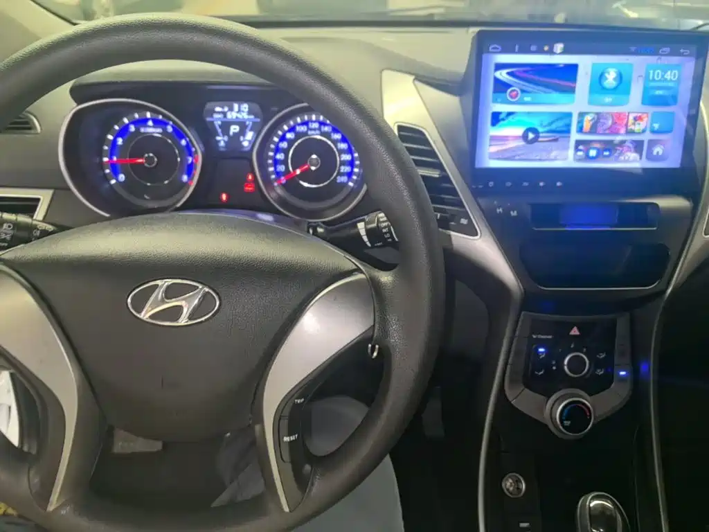 Hyundai Elantra Langdong — миниатюра 10